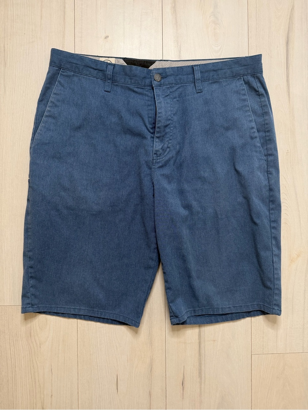 Volcom Men's Blue Flat-Front Casual Shorts